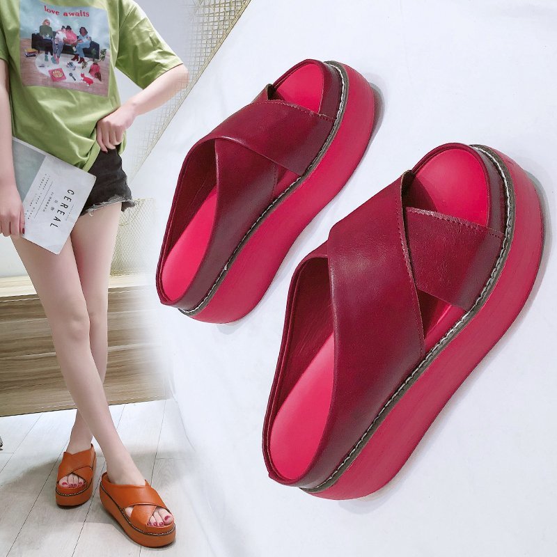 Damen Komfortable Plateau-Mules mit eleganter Riemenführung Selmira