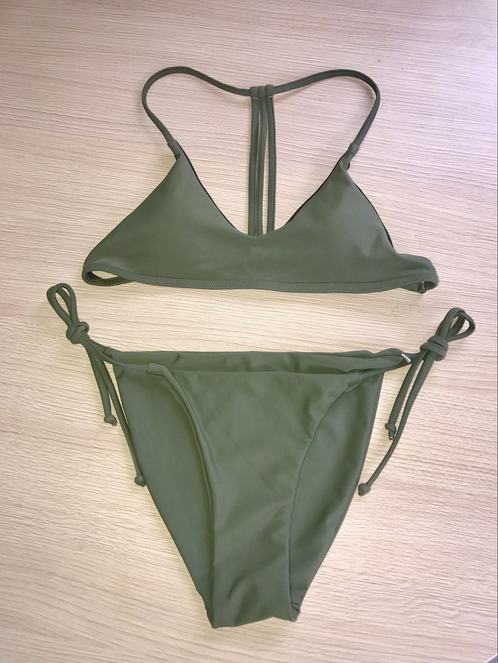 Damen Bikini-Set mit verstellbaren Trägern und seitlichen Bindebändern Selmira