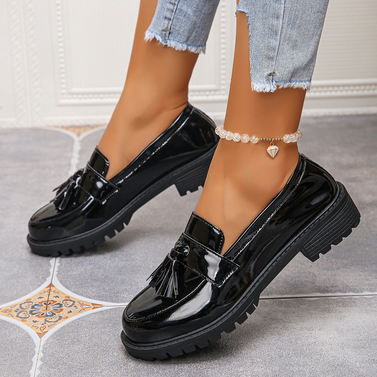 Damen nan elegante Lack-Tassel-Loafer mit profilierter Traktorsohle und gepolstertem Komfortfußbett