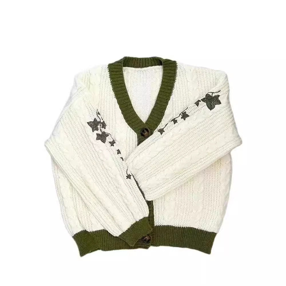Damen nan gestrickter Oversize-Cardigan mit Zopfmuster, V-Ausschnitt, Knopfleiste und floraler Ärmelstickerei