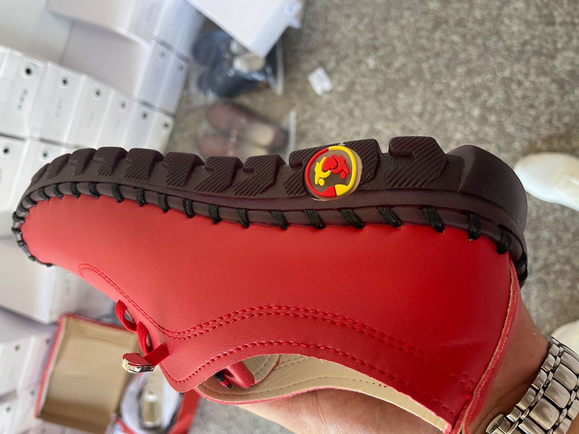 Damen Bequeme und leichte Freizeitschuhe mit rutschfester Sohle Selmira