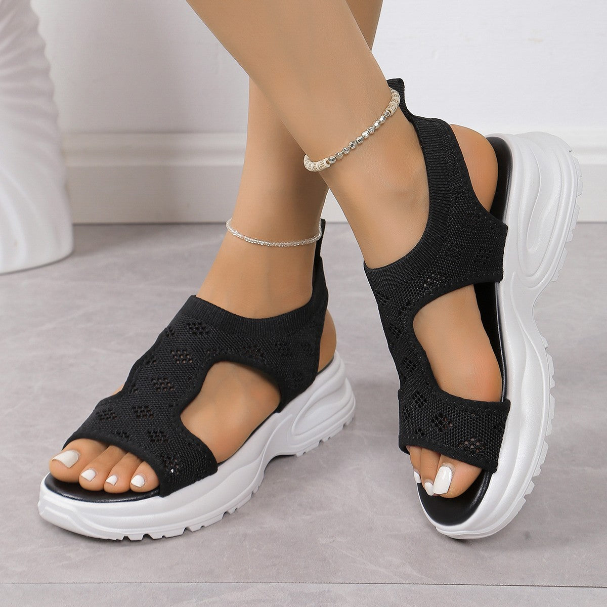 Damen Komfortable Sportsandalen mit atmungsaktivem Obermaterial und rutschfester Sohle Selmira