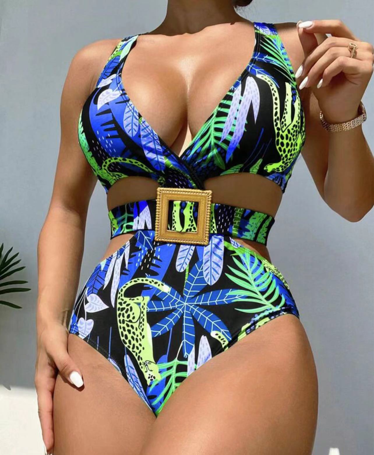 Damen Einteiliger Badeanzug mit modischem Cut-Out und eleganter Schnalle Selmira
