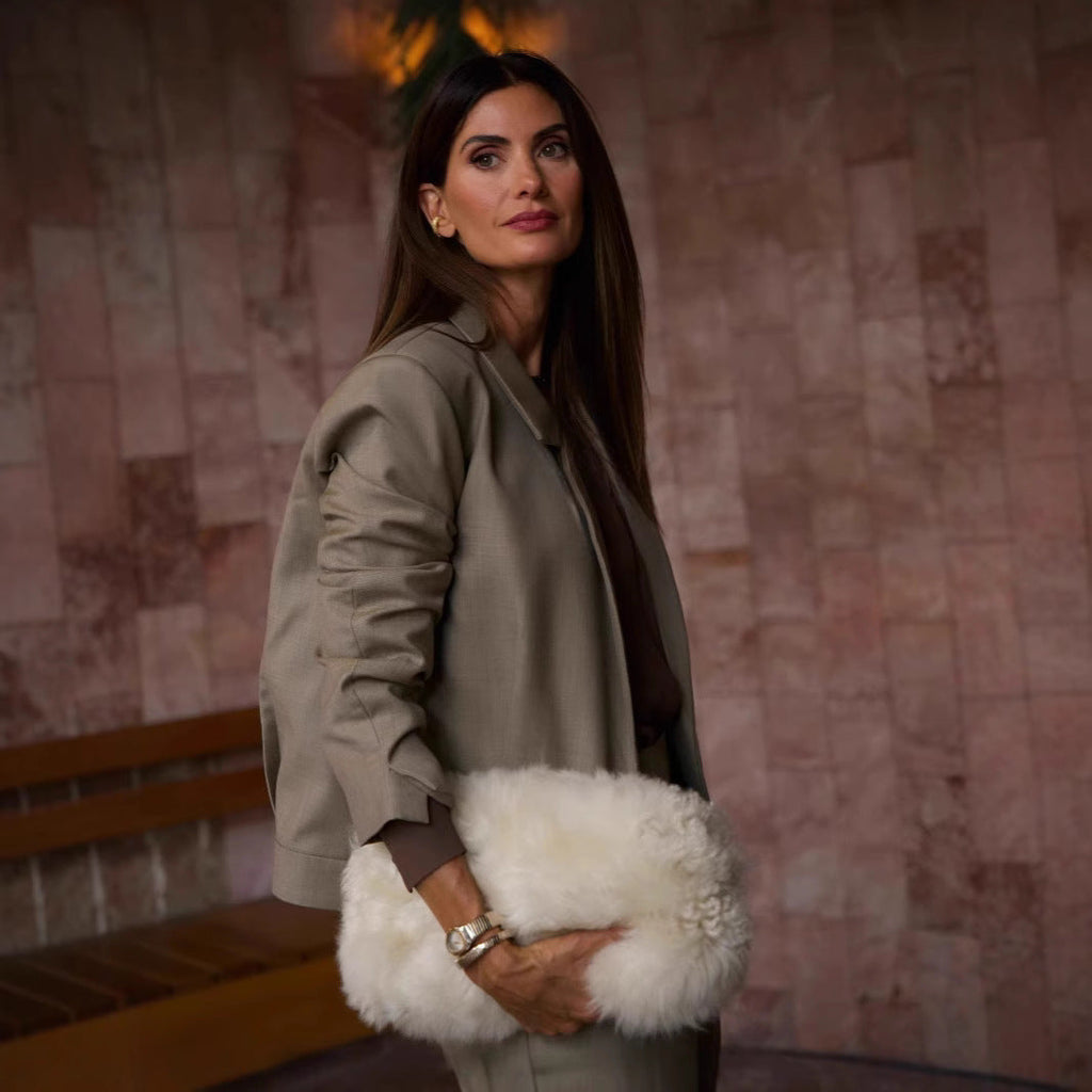 Damen elegante Blazerjacke mit luxuriösen Details Selmira