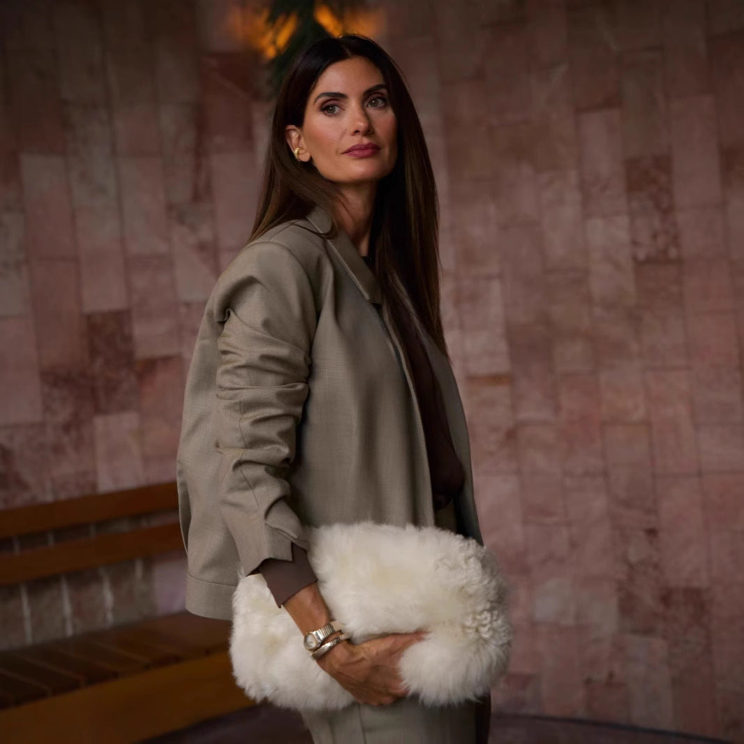 Damen elegante Blazerjacke mit luxuriösen Details Selmira
