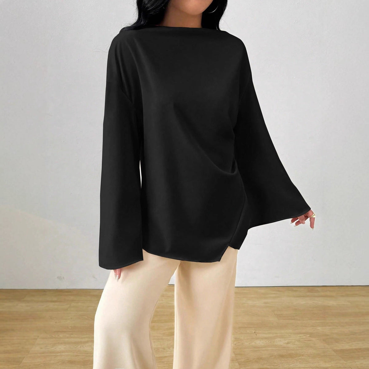 Damen nan oversized Satin-Tunika mit U-Boot-Ausschnitt und weiten Trompetenärmeln