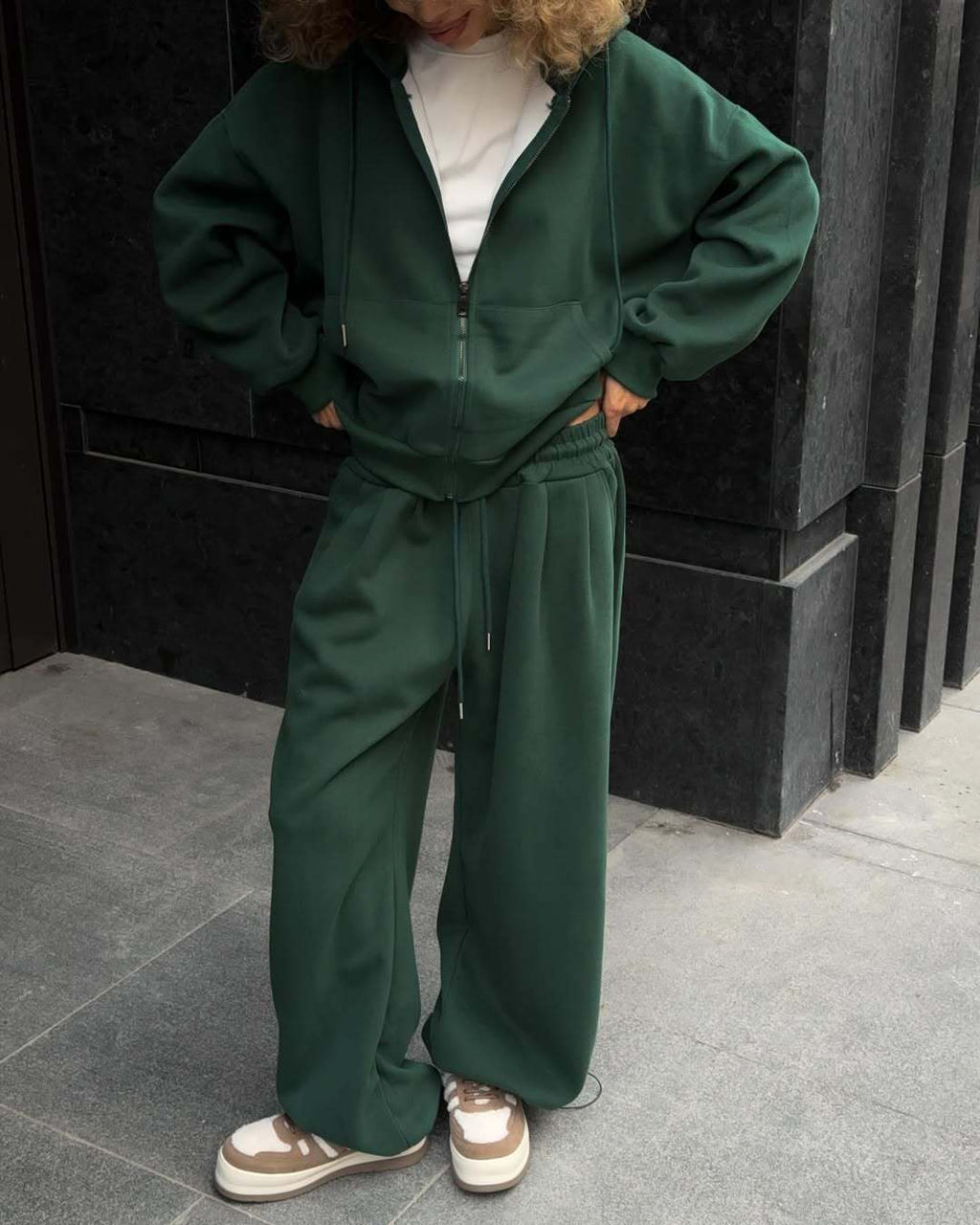 Damen nan weites Lounge-Set mit Zip-Hoodie, Kängurutasche und extraweiter Highwaist-Jogginghose