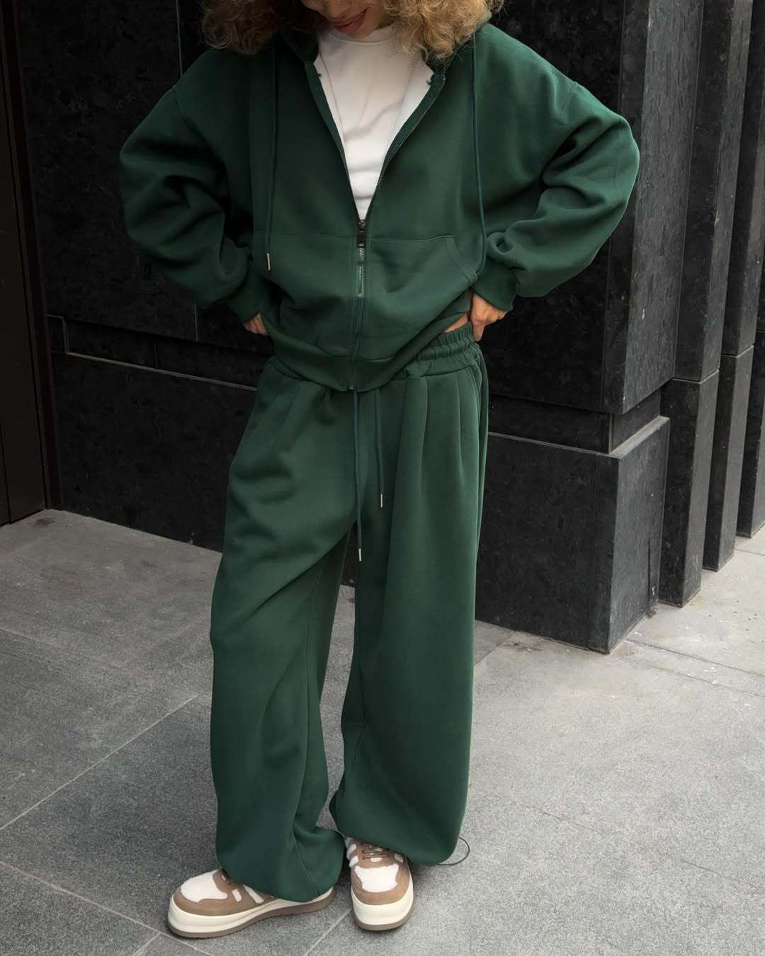 Damen nan weites Lounge-Set mit Zip-Hoodie, Kängurutasche und extraweiter Highwaist-Jogginghose