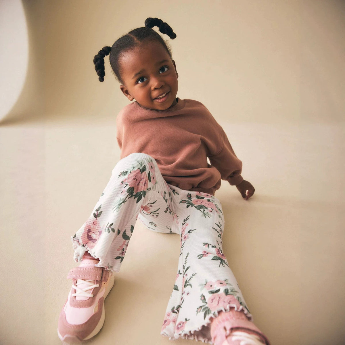 Mädchen Flared Leggings mit floralen Mustern