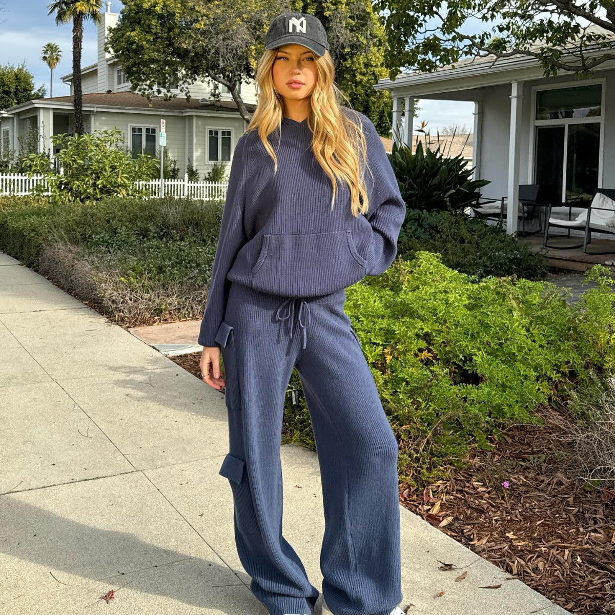 Damen nan gerippter Kapuzenpullover aus Feinstrick mit Kängurutasche und relaxed Fit
