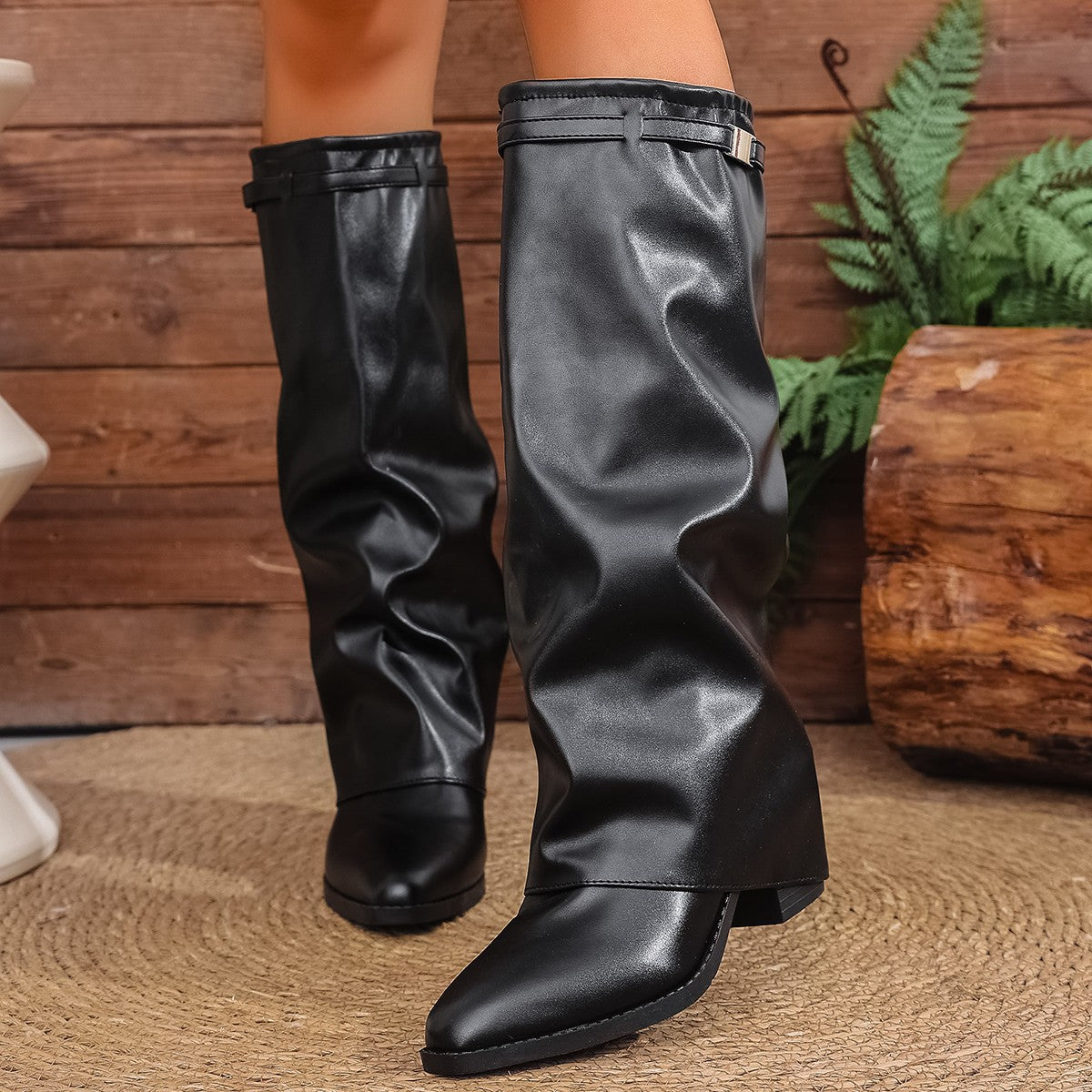 Damen nan kniehohe Slouch-Stiefel mit spitzer Zehenpartie niedrigem Blockabsatz und dekorativem Schaftgurt