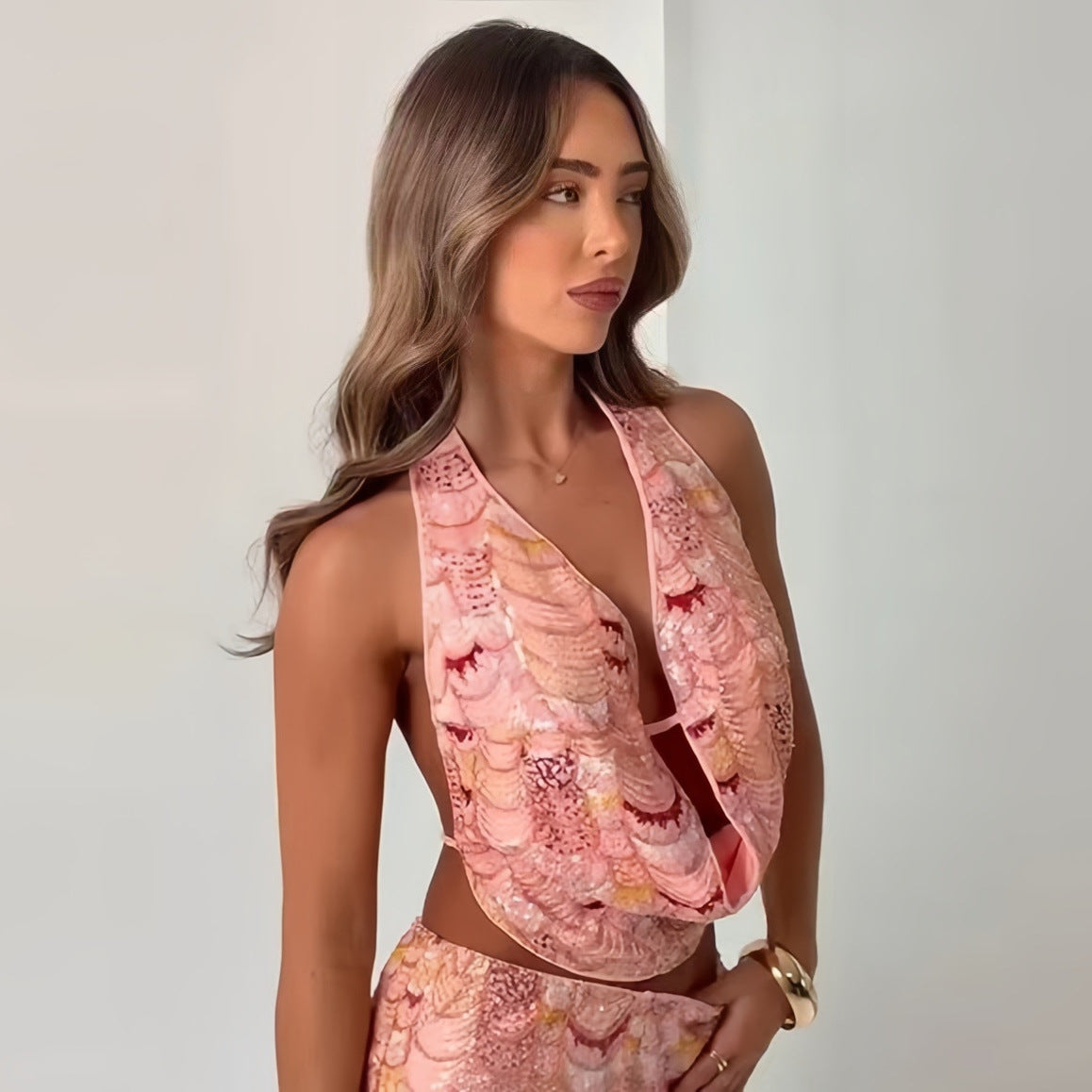 Damen Glamouröses Strand-Set aus schimmerndem Stoff mit raffiniertem Oberteil und Shorts Selmira