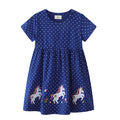 Mädchen Kleid mit Punkten und Einhornstickerei