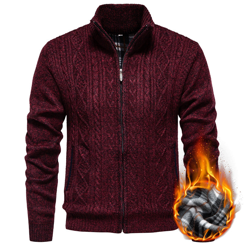 Herren nan grobgestrickter Cardigan mit Zopfmuster, Stehkragen und kariertem Innenfutter
