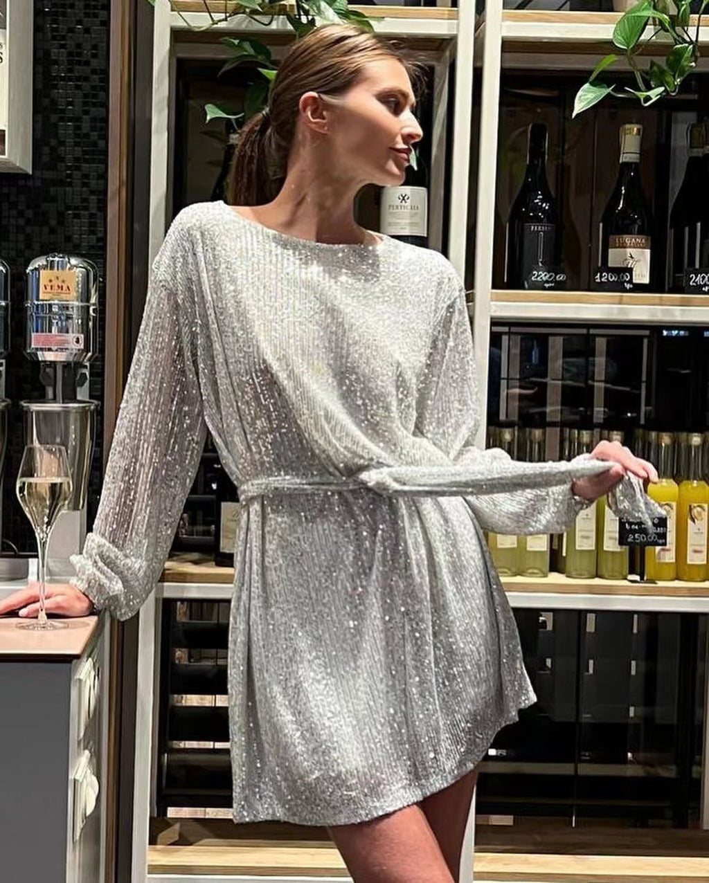 Damen Glamouröses Cocktailkleid mit funkelnden Lurex-Fäden und elastischem Taillengürtel Selmira