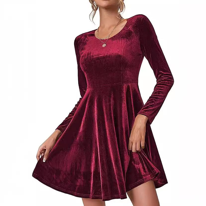 Damen A-Linien Kleid aus samtiger Qualität mit langen Ärmeln und Rundhalsausschnitt Selmira