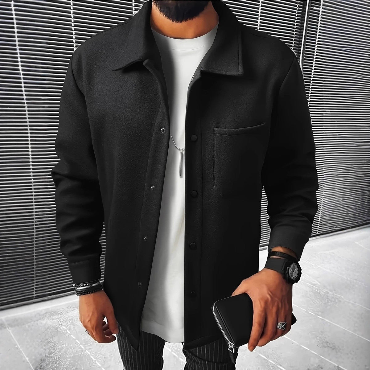 Herren nan minimalistische Hemdjacke aus softem Fleece mit verdeckter Druckknopfleiste und aufgesetzter Brusttasche
