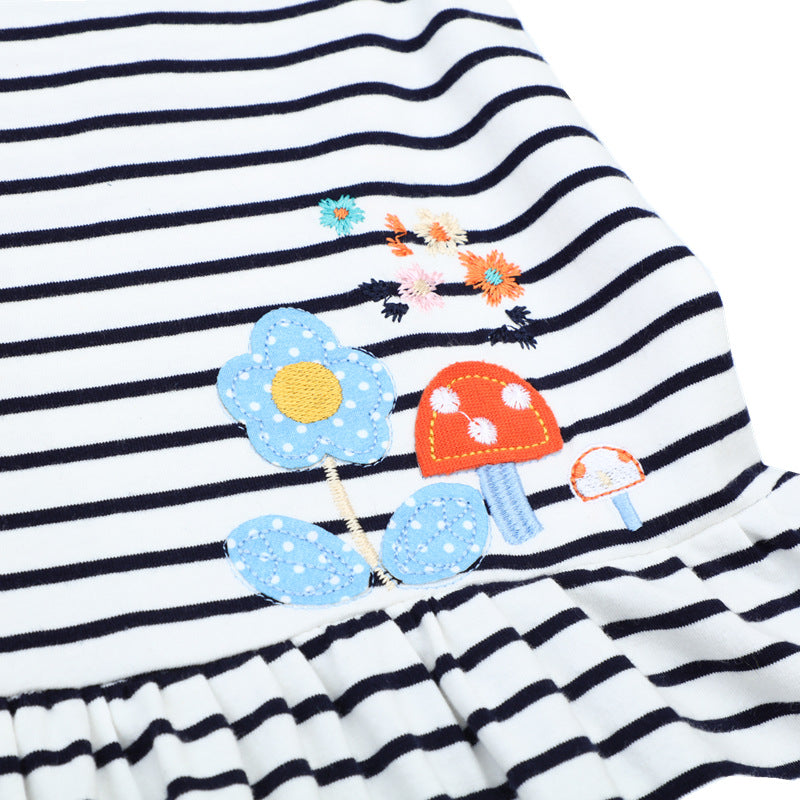 Mädchen Freizeitkleid mit bunten Stickereien