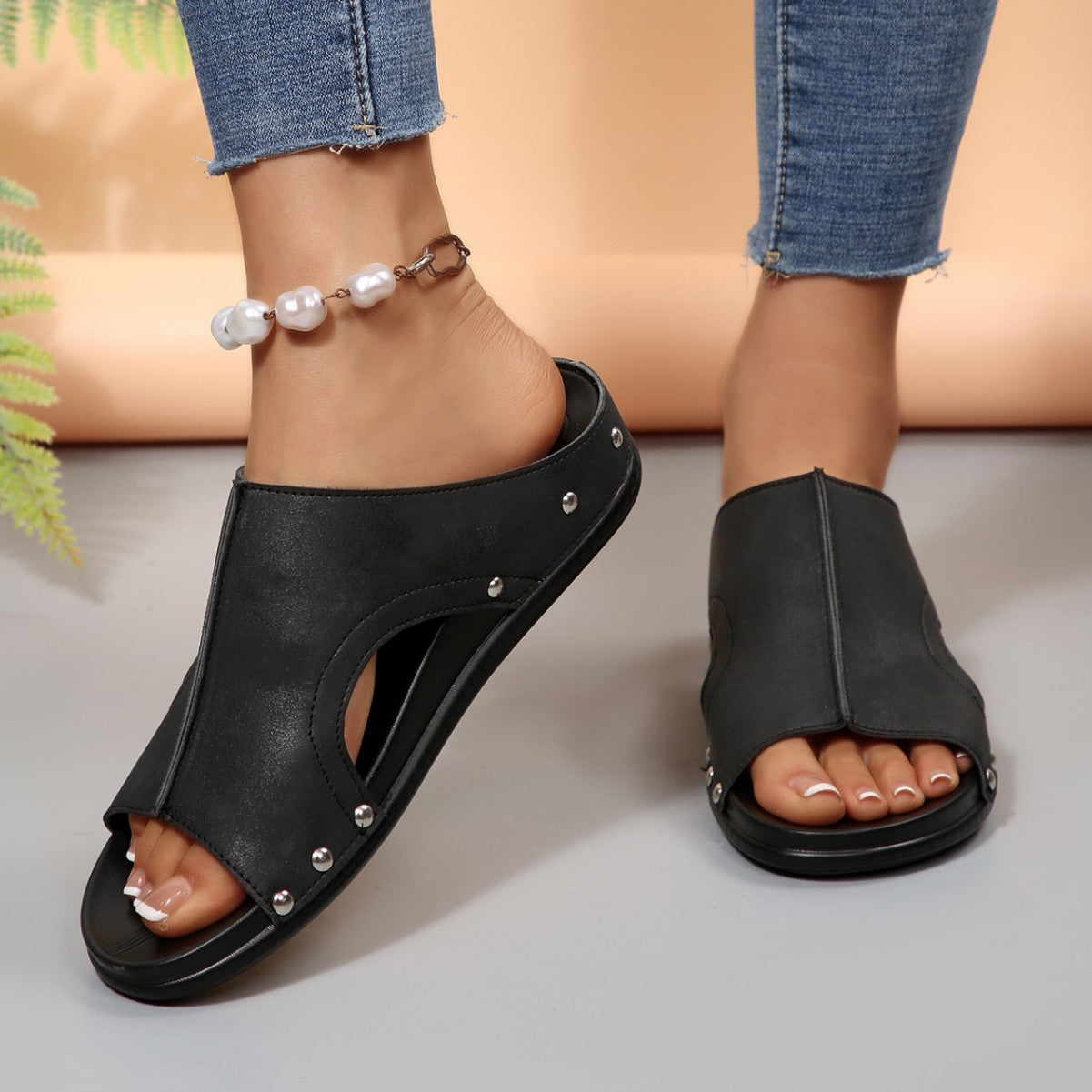 Damen Komfortable Slide-Sandalen mit modischem Cut-Out-Design und elegantem Strassbesatz Selmira
