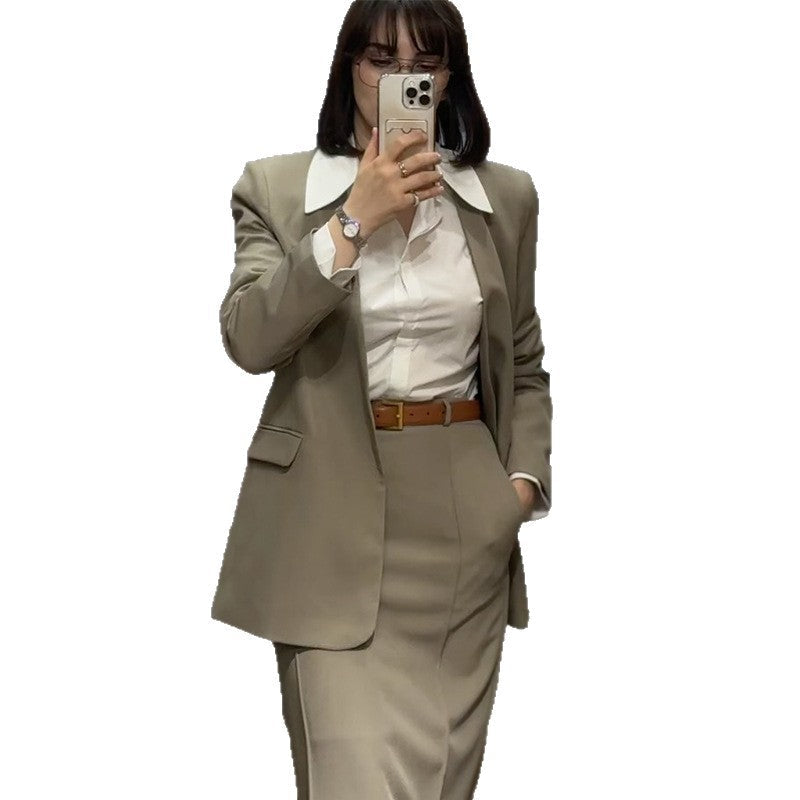 Damen eleganter Business-Anzug mit tailliertem Blazer und figurbetonter Skirt Selmira