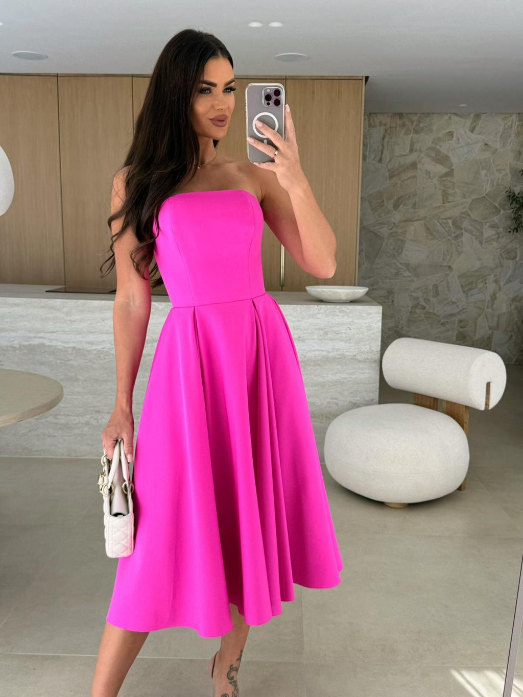 Damen elegantes Cocktailkleid mit trägerlosem Design Selmira