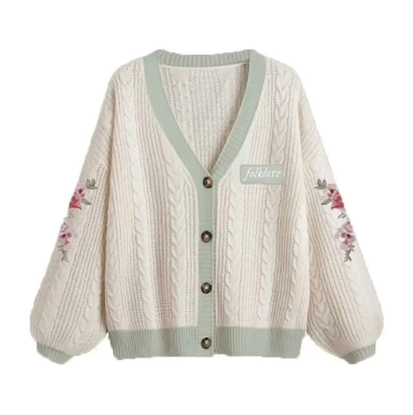 Damen nan gestrickter Oversize-Cardigan mit Zopfmuster, V-Ausschnitt, Knopfleiste und floraler Ärmelstickerei