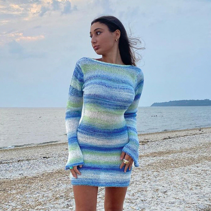 Damen nan figurbetontes Strickminikleid mit Glockenärmeln und seidig leichtem Maschenbild