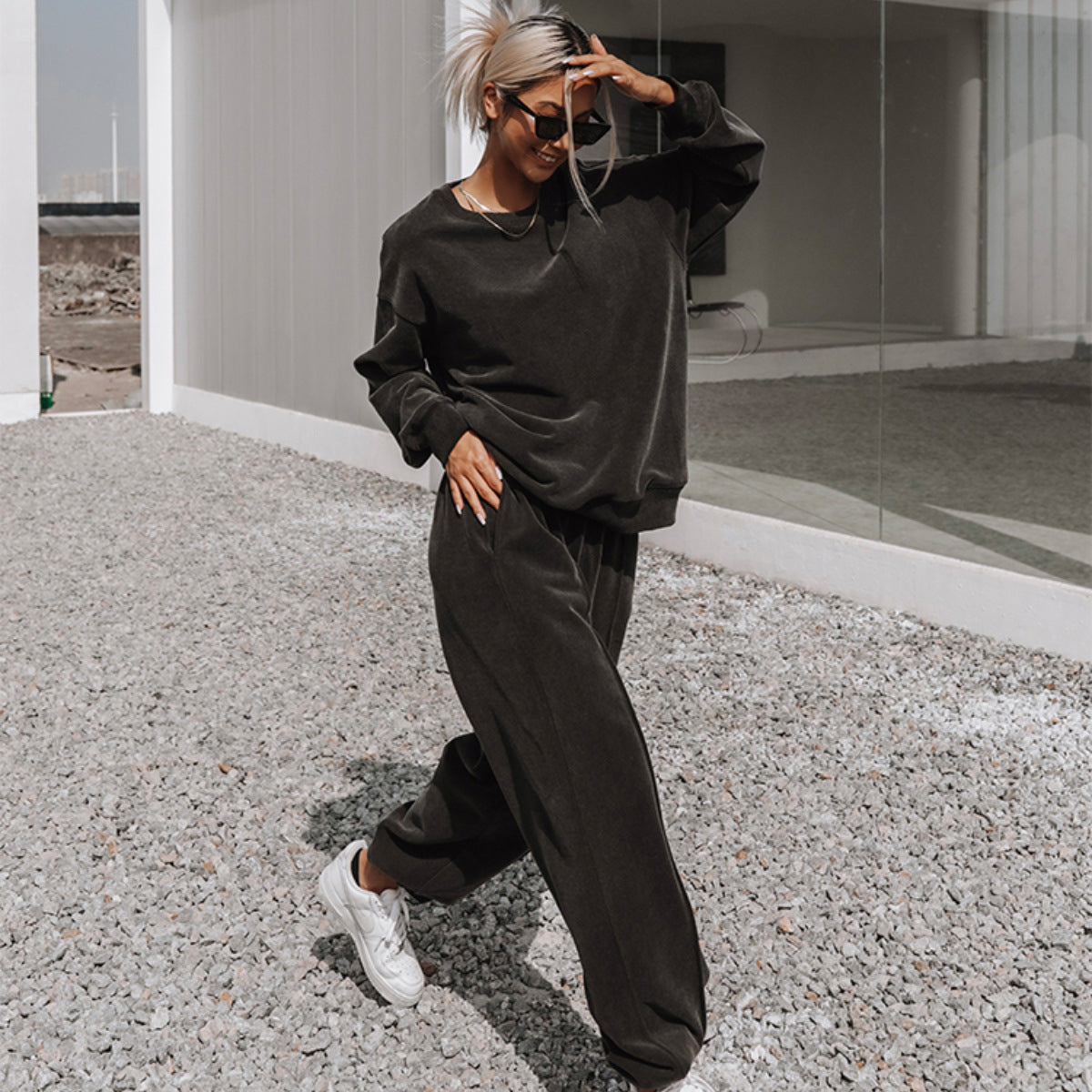 Damen nan weiches Oversize-Sweatshirt und weite Relaxhose im Vintage-Washed-Finish