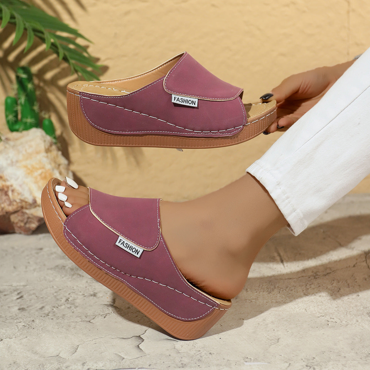 Damen Komfortable Wedge-Pantoletten mit flexibler Sohle und stylischem Riemen Selmira