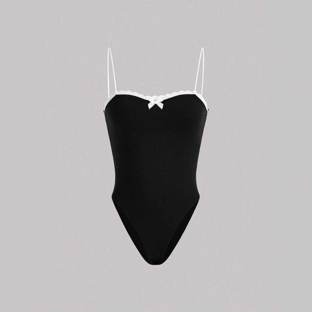Damen eleganter Badeanzug mit Spitzenrand und Trägern Selmira