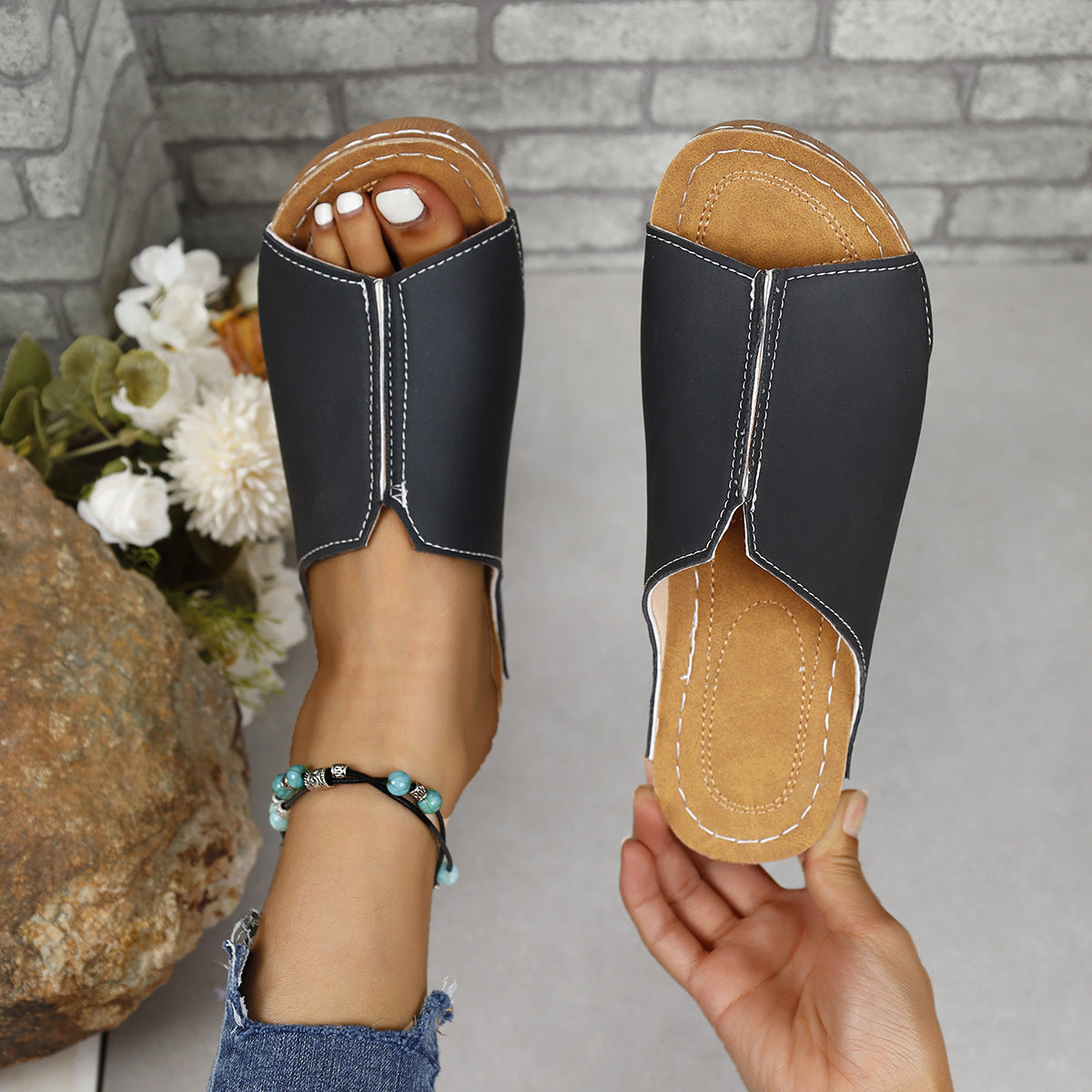 Damen Exklusive Slip-On Pantoletten mit modischem Schnitt und atmungsaktivem Obermaterial Selmira