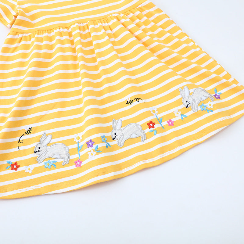 Mädchen Freizeitkleid mit gestreiftem Design und zauberhaften Hasen-Applikationen