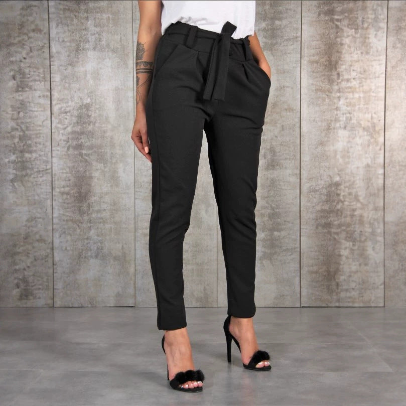 Damen nan taillierte Paperbag-Hose mit Bindegürtel und schmalem Bein