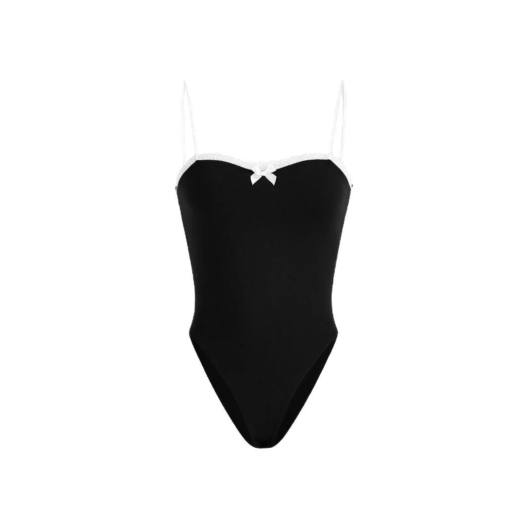 Damen eleganter Badeanzug mit Spitzenrand und Trägern Selmira