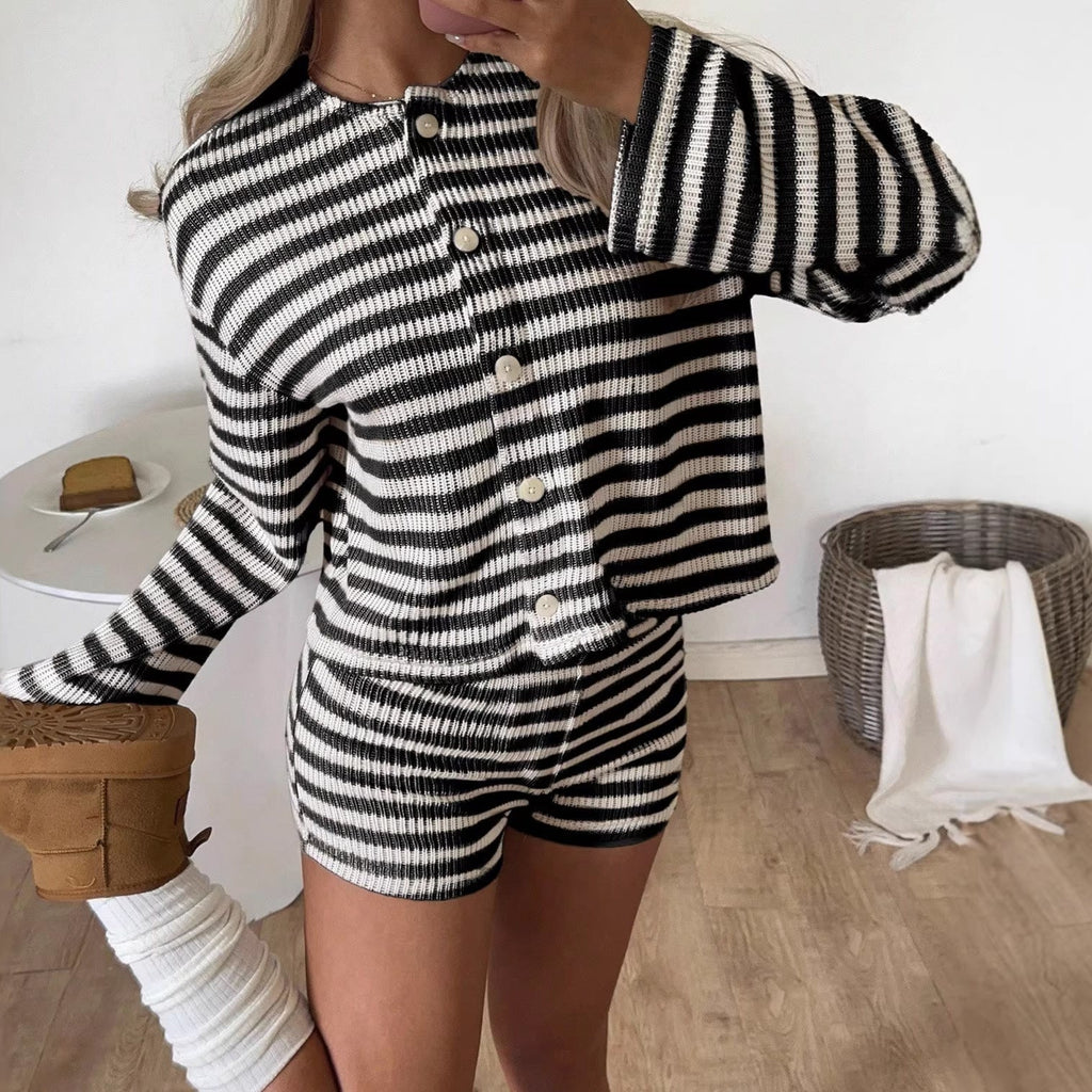 Damen nan gestreiftes Feinstrick-Loungewear-Set mit Knopfleiste und Highwaist-Shorts