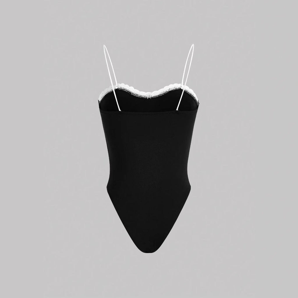 Damen eleganter Badeanzug mit Spitzenrand und Trägern Selmira