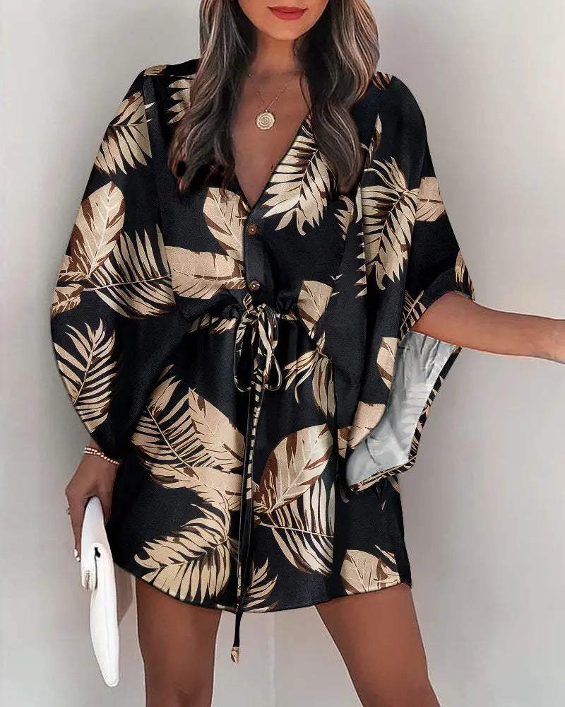 Damen angehendes Strandkleid mit eleganter Taillenbindung und einzigartigem Muster Selmira