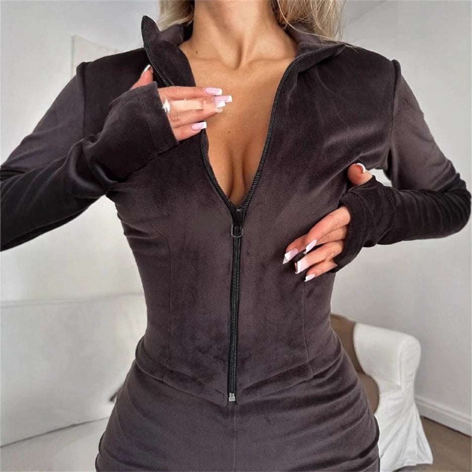 Damen nan taillierter Velours-Overall mit Halbzip, Kapuze und ausgestelltem Schlag