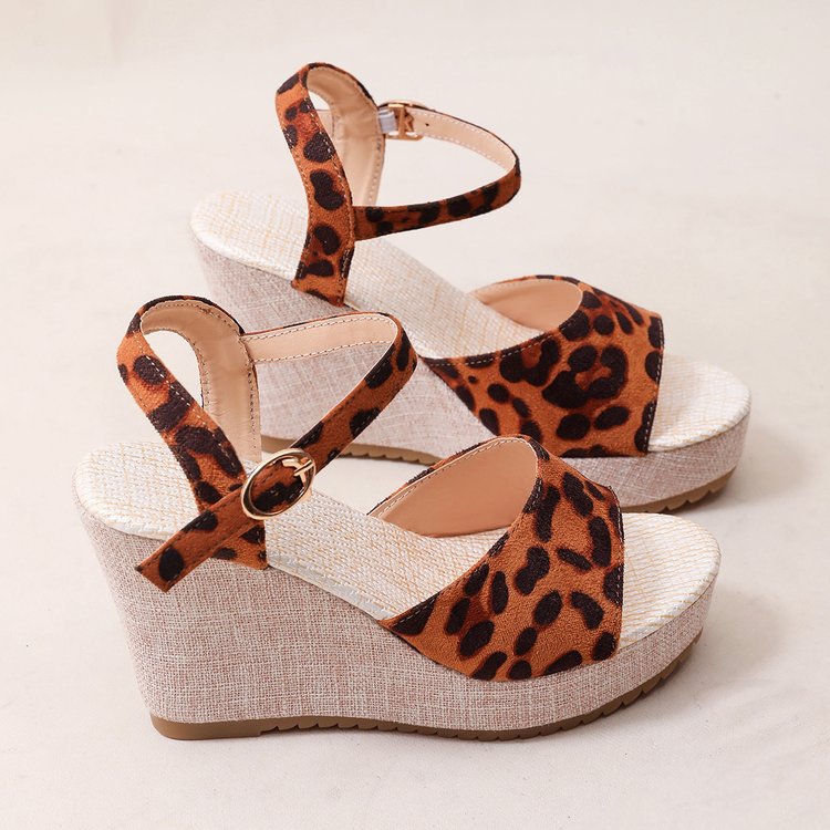 Damen Keil-Sandalen mit geflochtenem Riemendesign und komfortabler Sohle Selmira