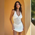 Damen Häkel-Strandkleid mit tiefem V-Ausschnitt und trendigen Details Selmira