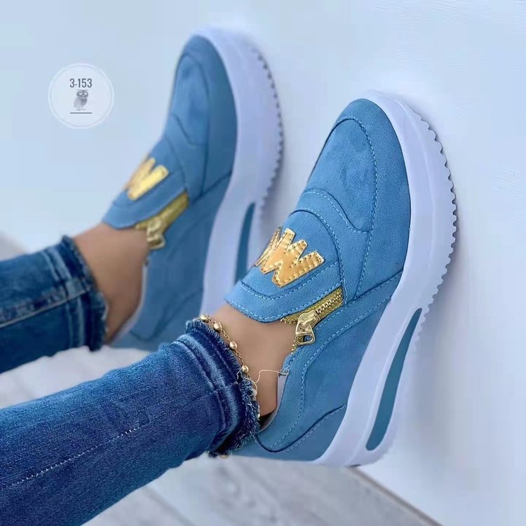 Damen nan Slip-On Plateau-Sneaker mit seitlichem Deko-Reißverschluss und metallischer Logo-Applikation