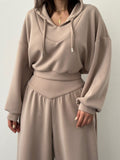 Damen nan luxuriöses Freizeitset Kapuzenpullover mit V-Ausschnittdetail und Culotte mit hoher Taille