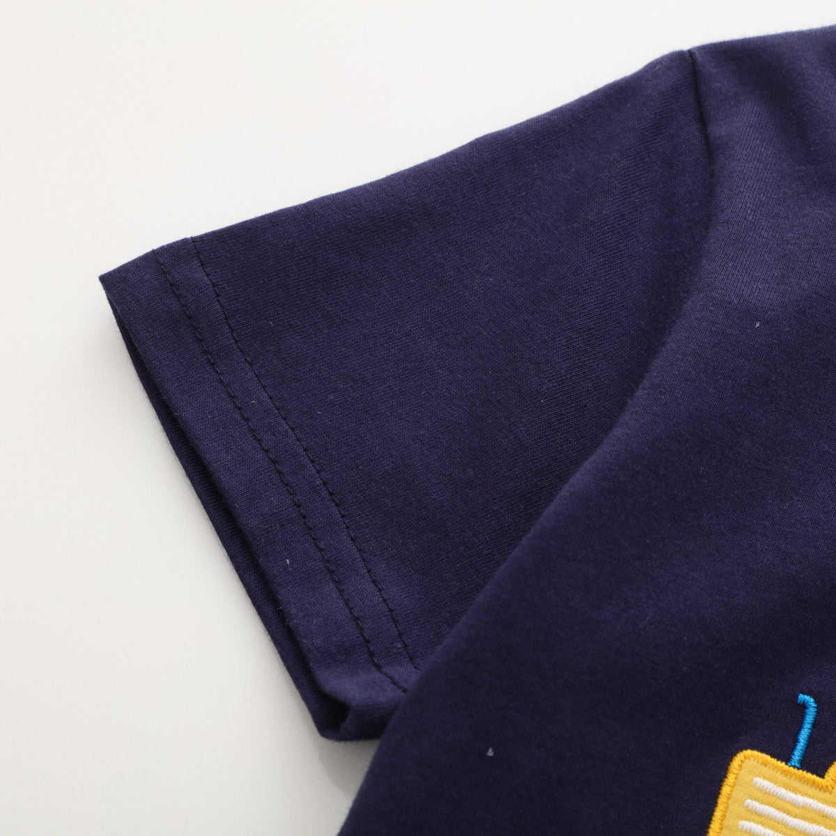 Jungen T-Shirt mit buntem Baustellenfahrzeug-Design