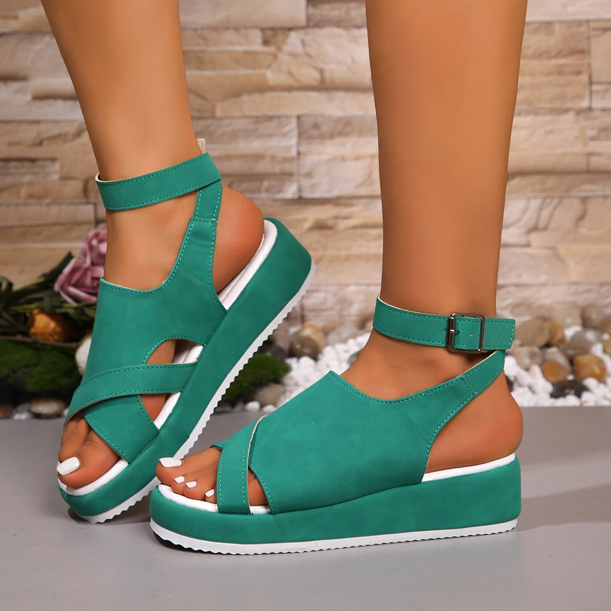 Damen Komfortable Plateausandalen mit raffiniertem Riemendesign Selmira