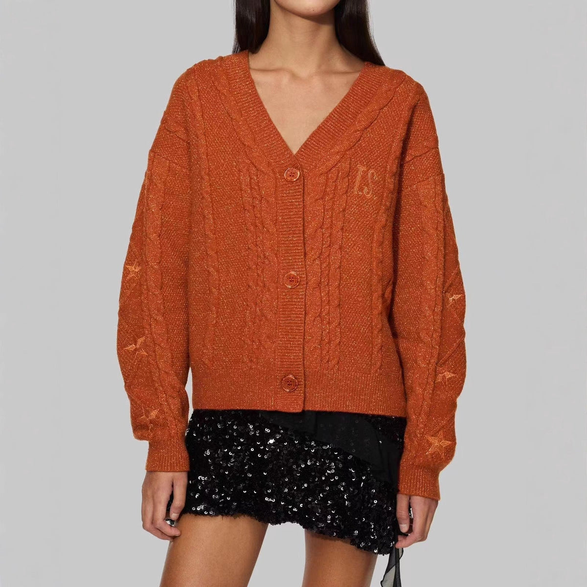 Damen nan großzügiger Grobstrick-Cardigan mit Zopfmuster, V-Ausschnitt und Sternstickereien