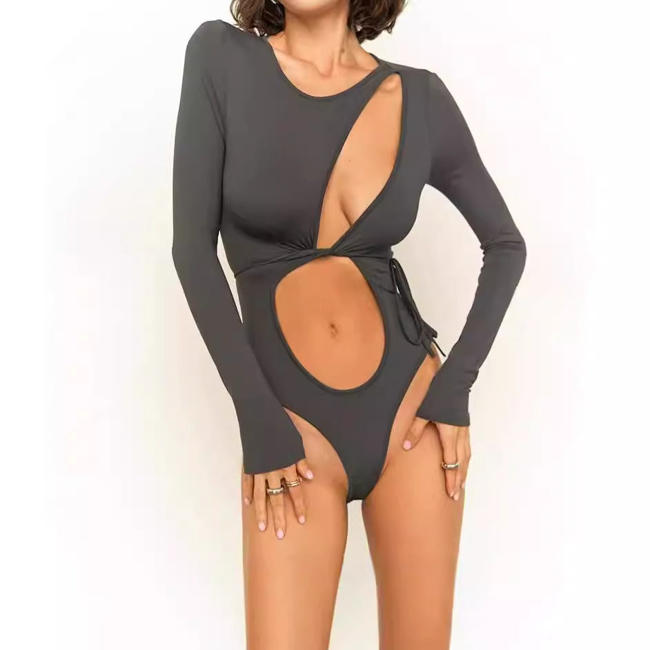 Damen Einteiliger Badeanzug mit innovativem Cut-Out und langem Arm Selmira