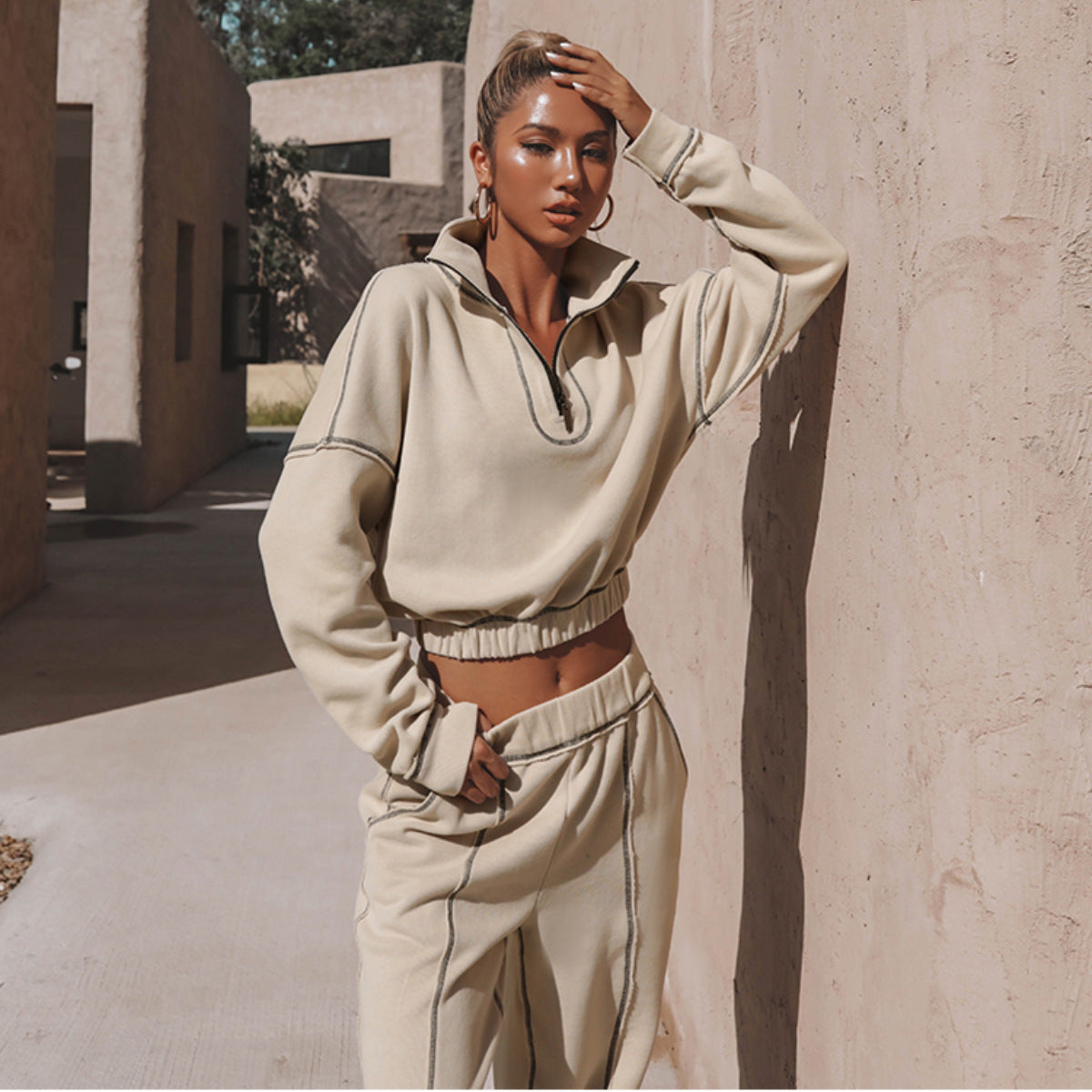 Damen nan kurzes Kapuzen-Sweatshirt mit halbem Reißverschluss elastischem Saum und Kontrastnähten