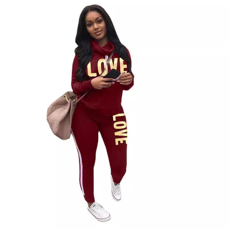 Damen nan sportives Kapuzen-Sweatshirt-Set mit Goldprint und Highwaist-Jogginghose