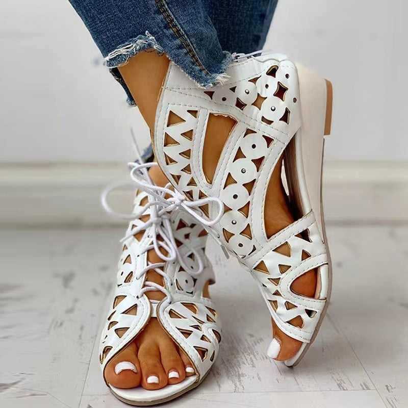 Damen Kunstleder-Sandalen mit Cut-Out-Design und Schnürung Selmira