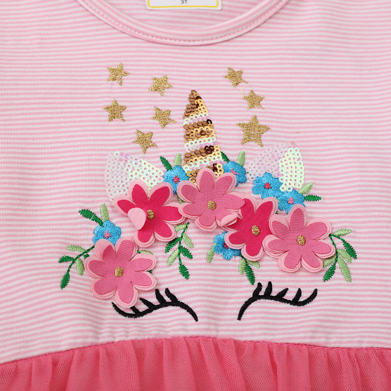Mädchen Freizeitkleid mit bezaubernden Blumenstickereien